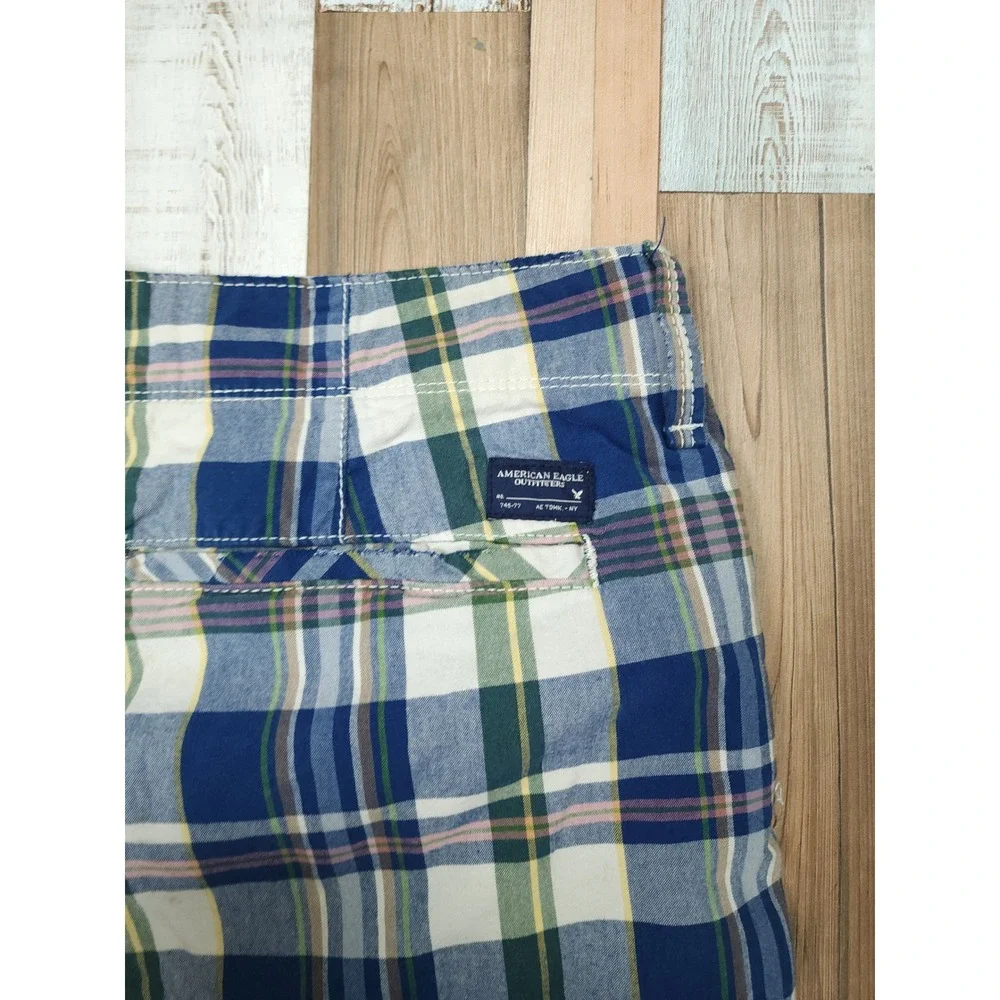 American Eagle Outfitters Mens Plaid Classic Length Shorts Blue Green White 34